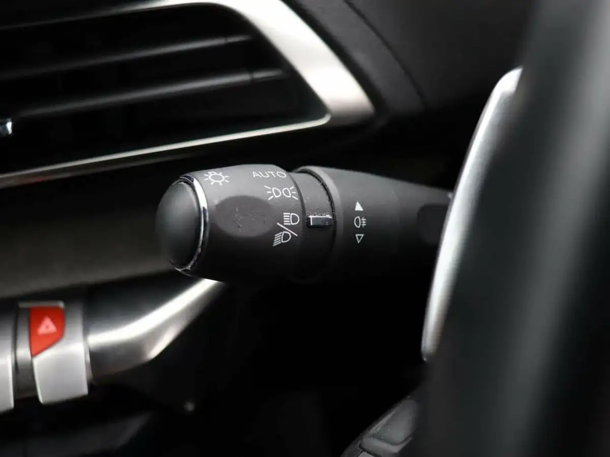 2022-peugeot-3008-suv-12-puretech-gt-eat8-big-44