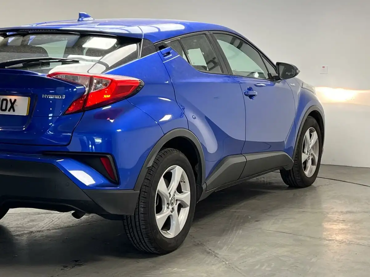 2018-toyota-c-hr-18-vvt-i-icon-big-5
