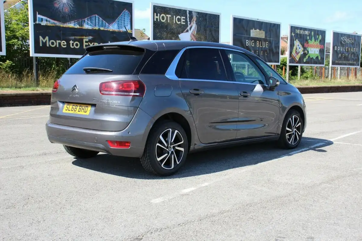 2018-citroen-c4-spacetourer-12-puretech-flair-big-6