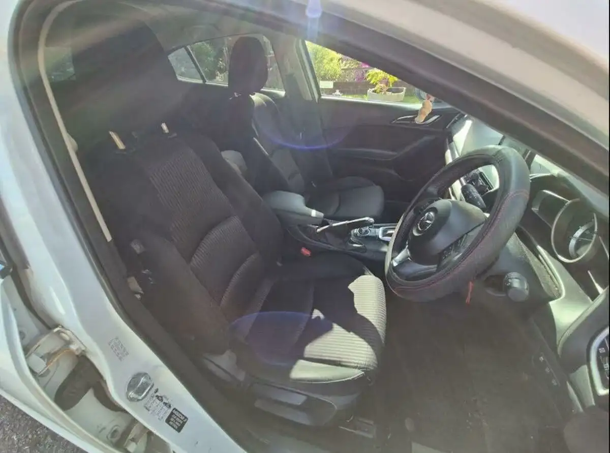 2016-mazda-mazda3-20-se-l-nav-skyactiv-g-hatchback-5d-auto-big-4