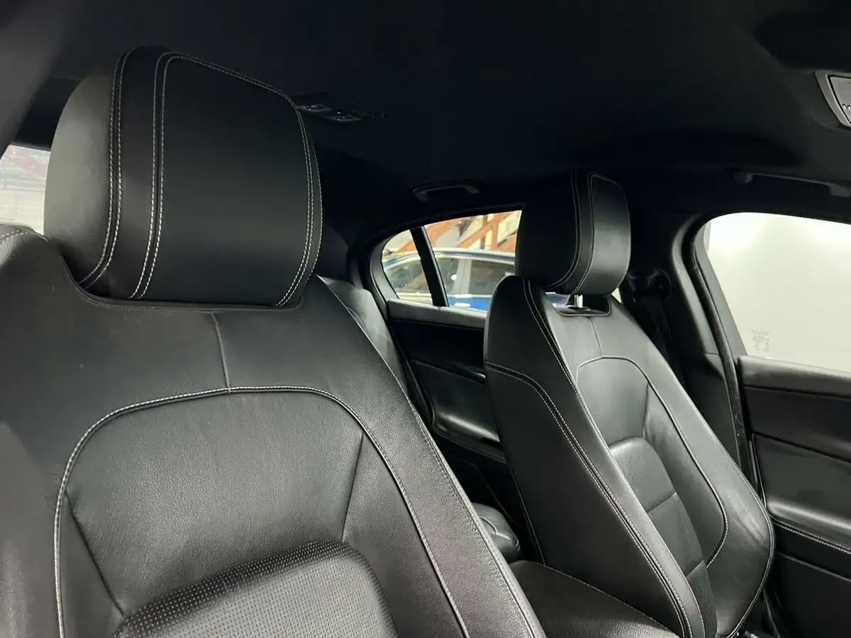 2015-jaguar-xe-20td-r-sport-180ps-auto-big-22