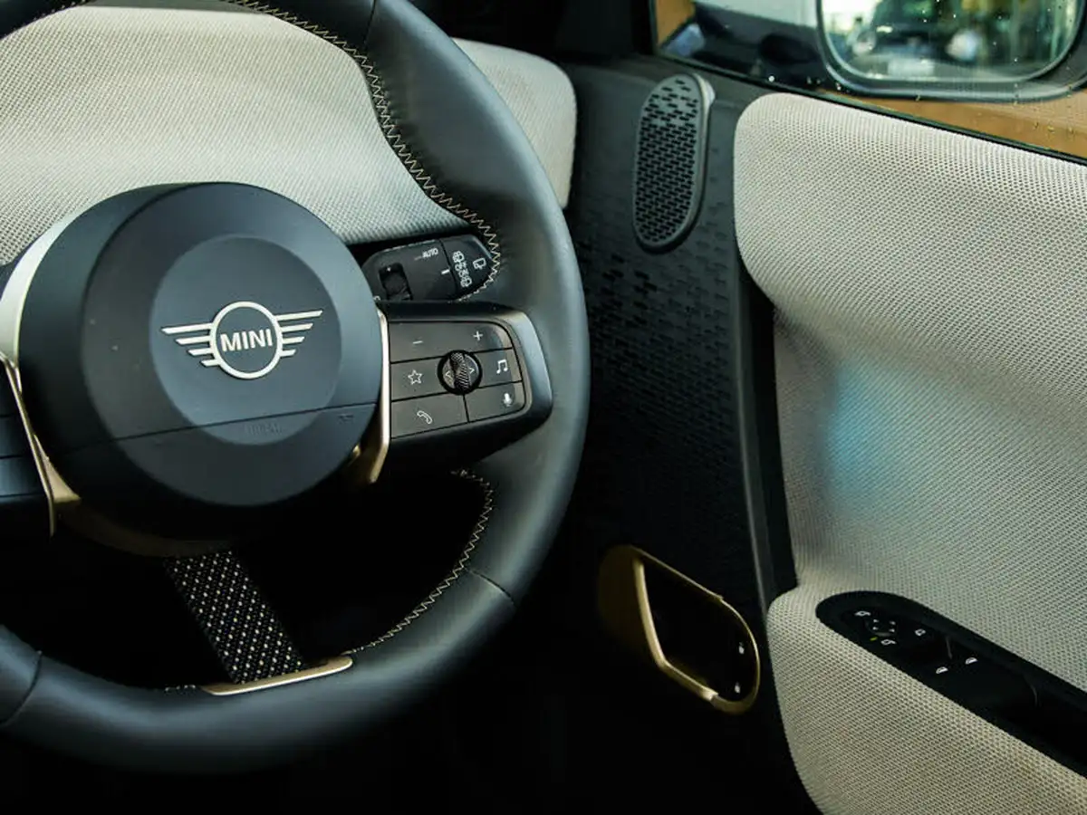 2024-mini-cooper-e-cooper-e-exclusive-big-17