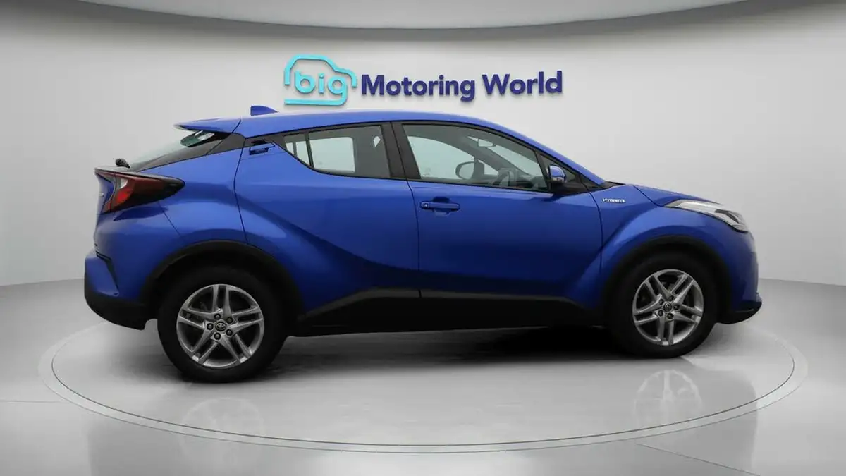 2022-toyota-c-hr-18-vvt-i-icon-big-8