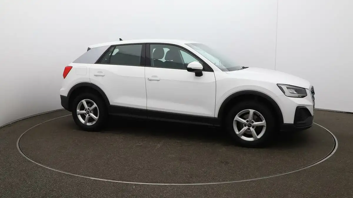 2022-audi-q2-10-30-tfsi-technik-big-45