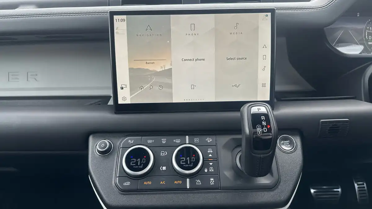 2022-land-rover-110-defender-20-p400e-x-dynamic-hse-big-13