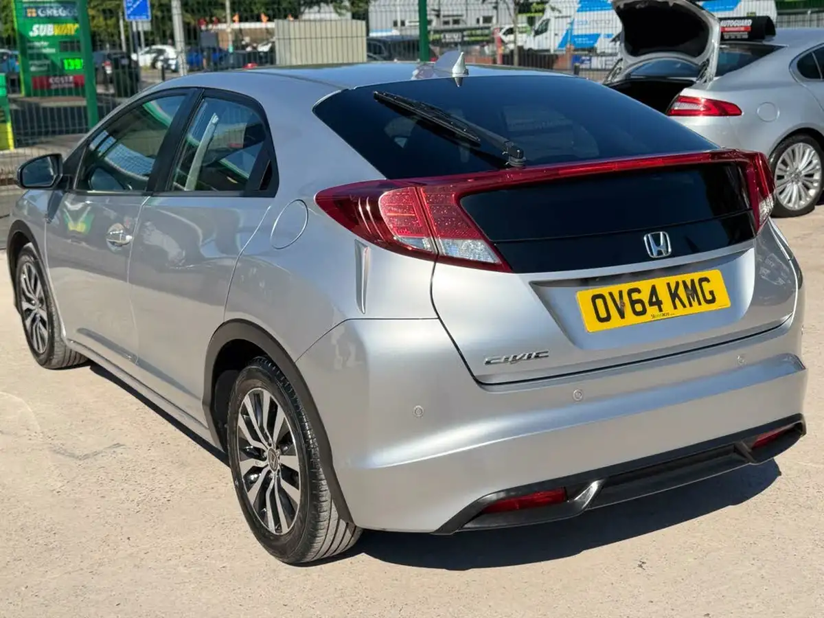 2014-honda-civic-16td-se-plus-hatchback-big-22