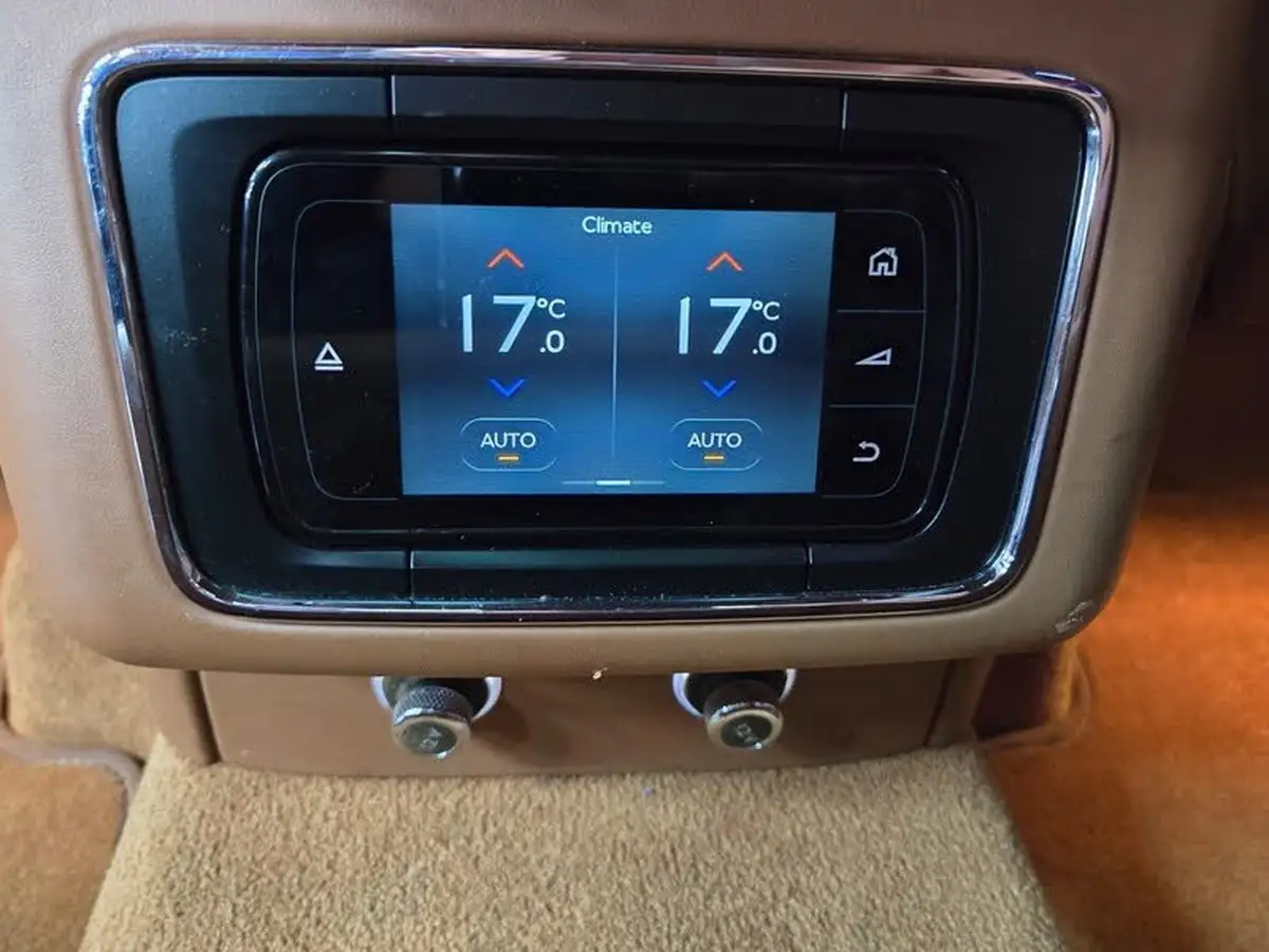 2019-bentley-bentayga-40-v8-big-22
