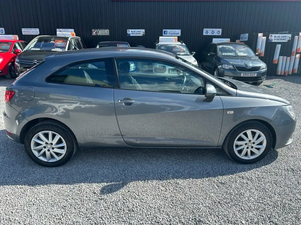 2013-seat-ibiza-14-se-sportcoupe-hatchback-3d-big-11