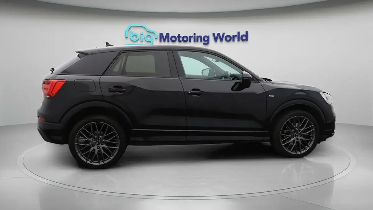2020-audi-q2-20-40-tfsi-black-edition-big-8