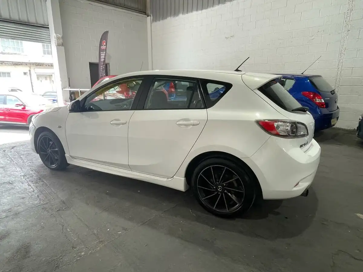 2012-mazda-mazda3-16-tamura-big-12