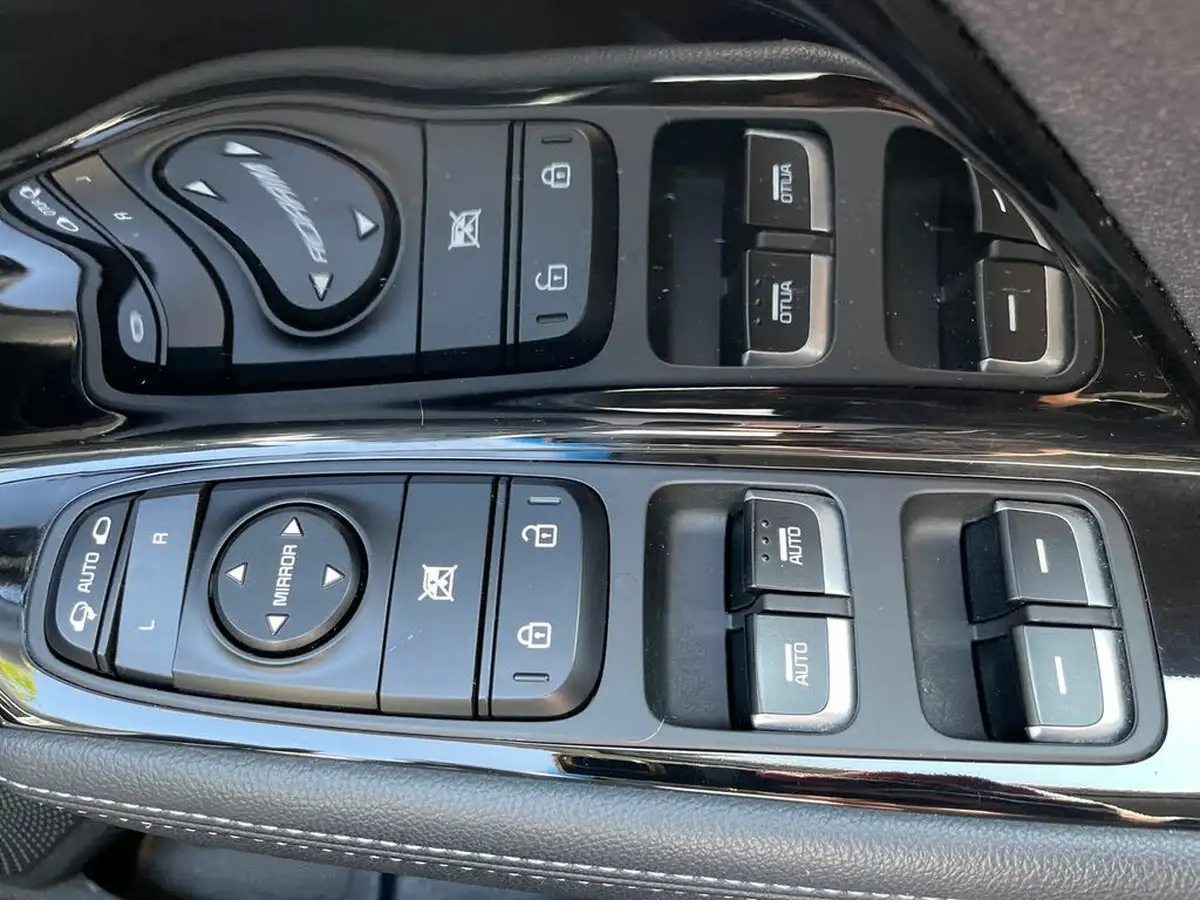 2017-kia-niro-16-gdi-3-157kwh-lithium-ion-big-19