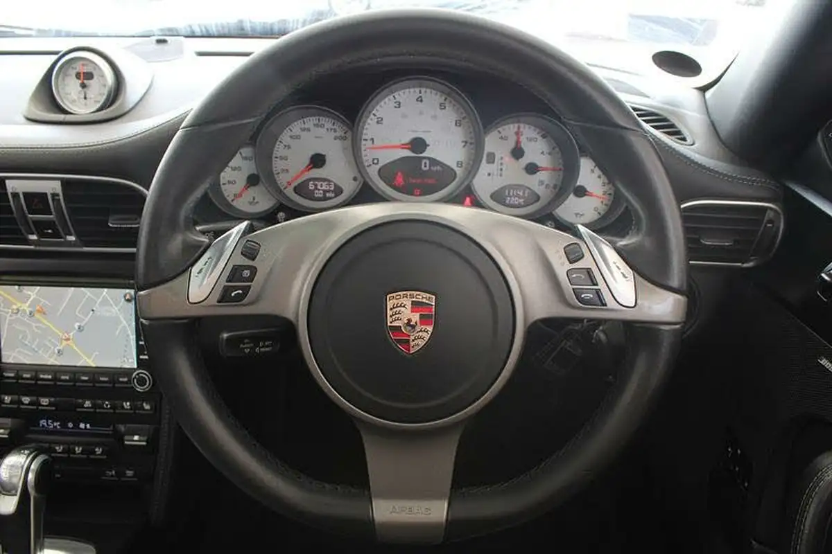 2023-porsche-taycan-e-turbo-s-big-23