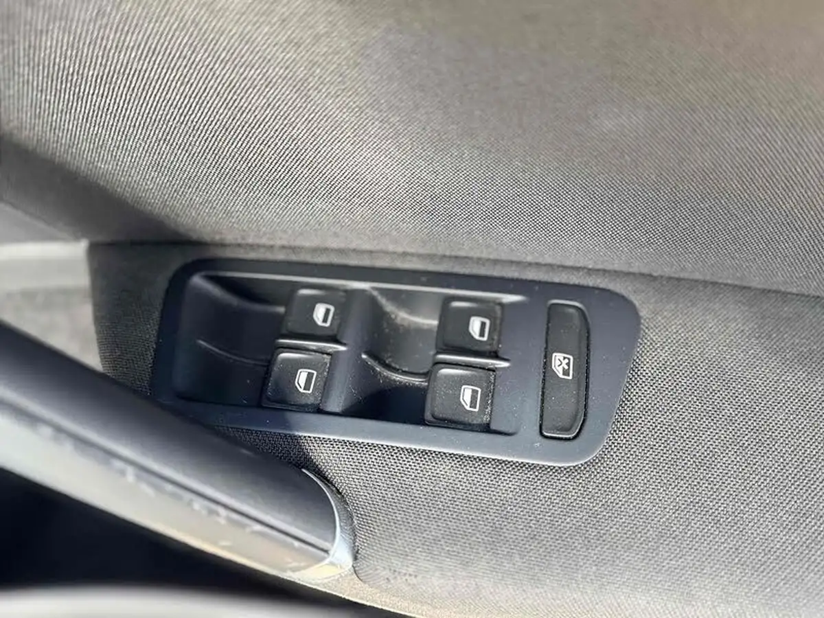 2014-volkswagen-golf-14-match-5d-dsg-big-23