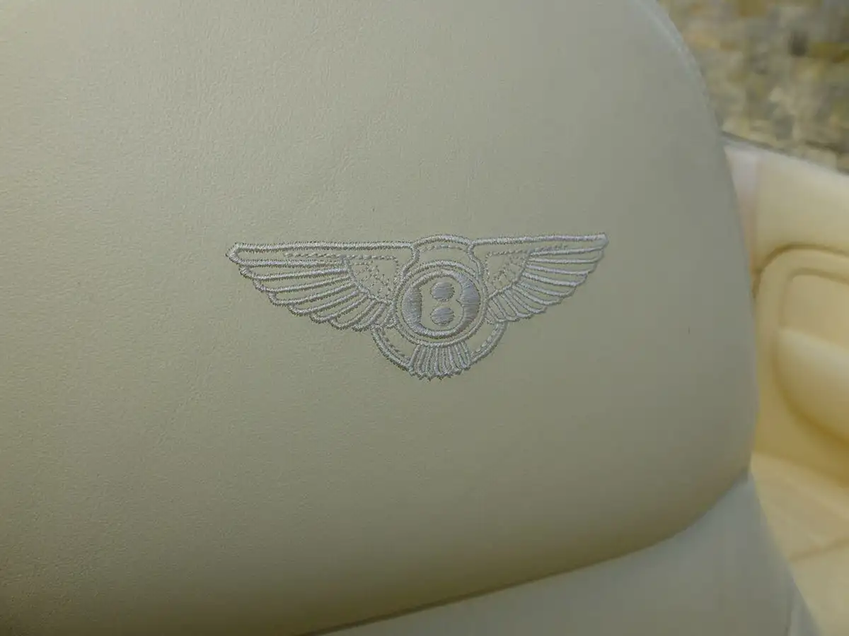 2006-bentley-azure-68-big-14