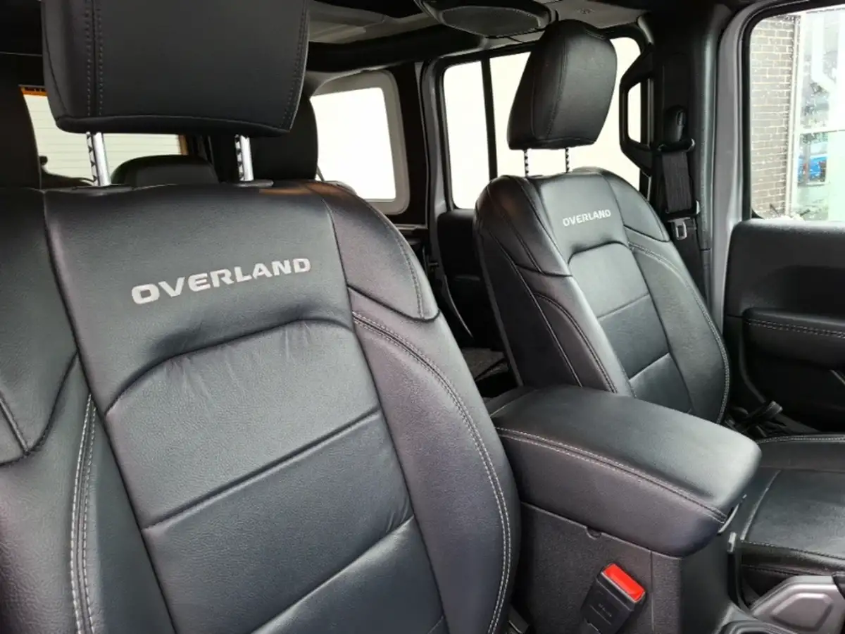 2025-jeep-wrangler-20-gme-sahara-big-14
