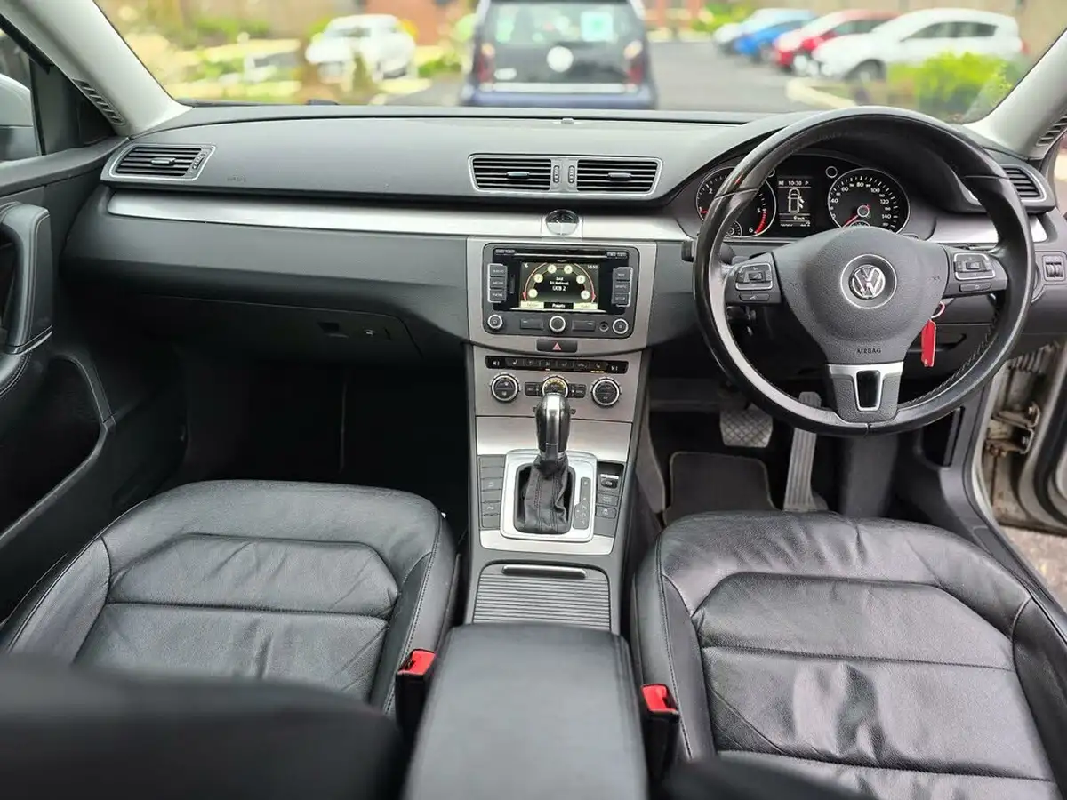 2014-volkswagen-passat-20tdi-executive-140ps-ss-estate-5d-dsg-big-34