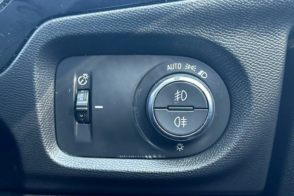 2021-vauxhall-corsa-e-elite-nav-big-21