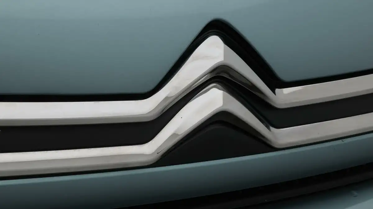 2023-citroen-c4-12-puretech-c-series-edition-eat8-big-22