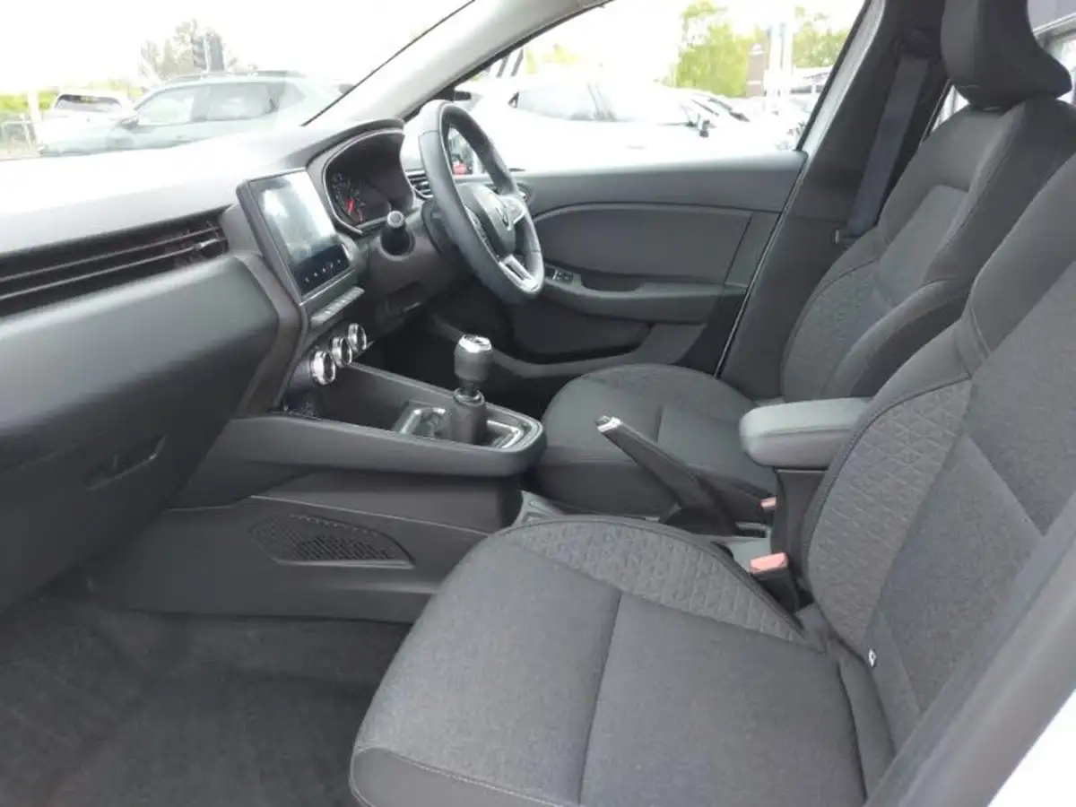 2021-renault-clio-10-sce-iconic-65ps-big-4