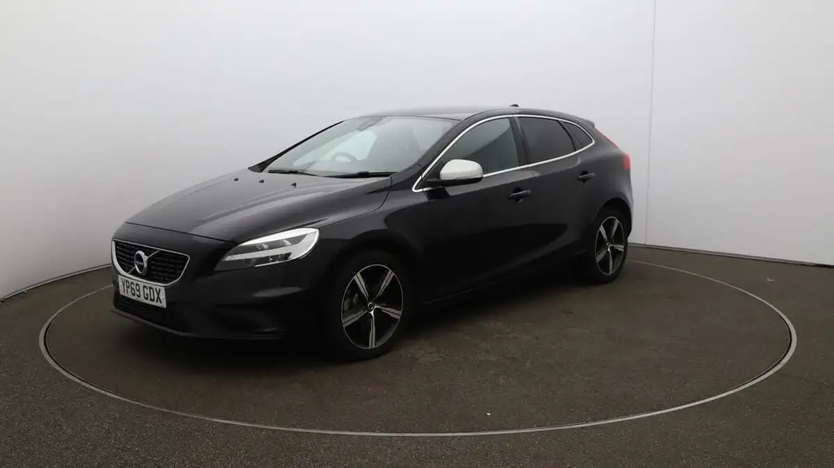 2019-volvo-v40-20-t2-r-design-edition-big-68
