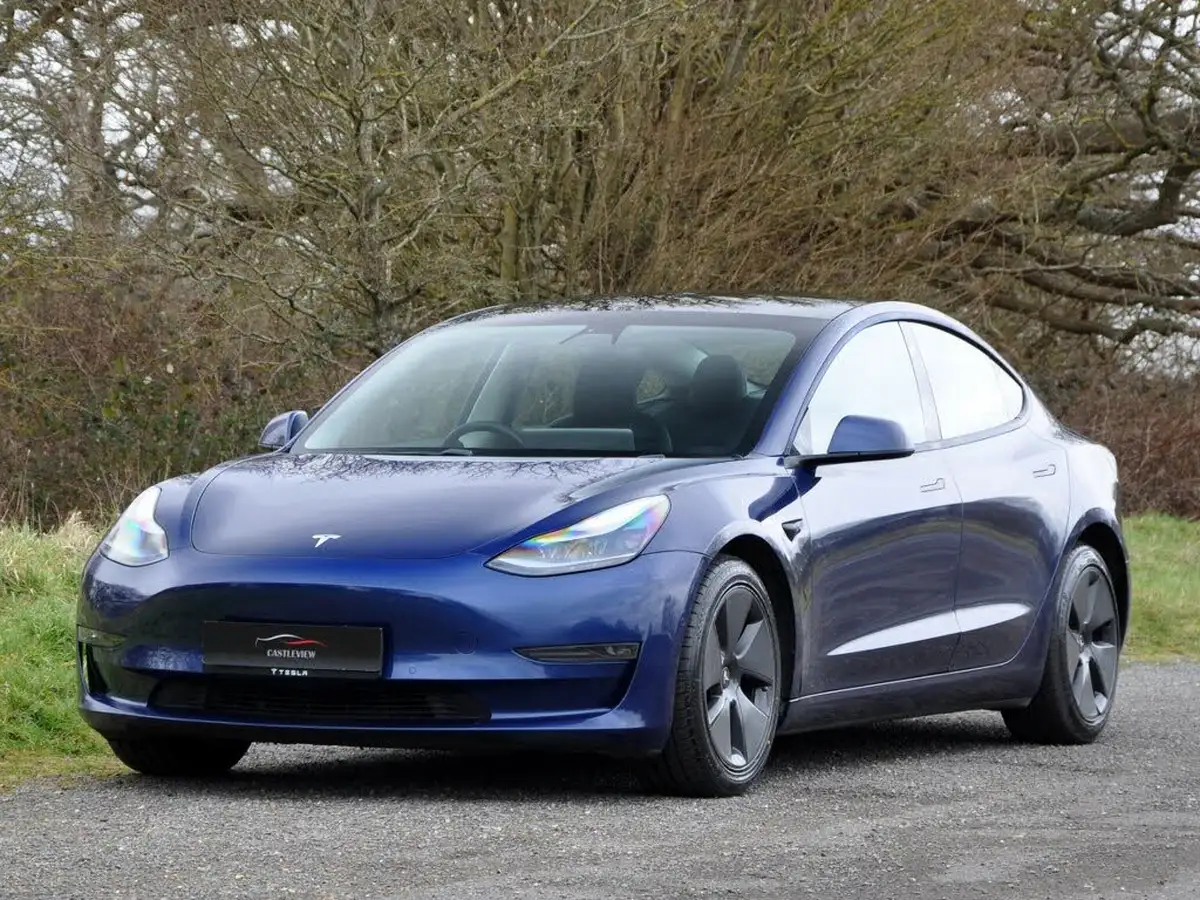 2022-tesla-model-3-e-long-range-big-35