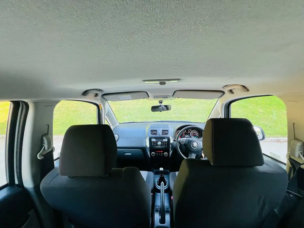 2011-suzuki-sx4-16-sz5-big-46