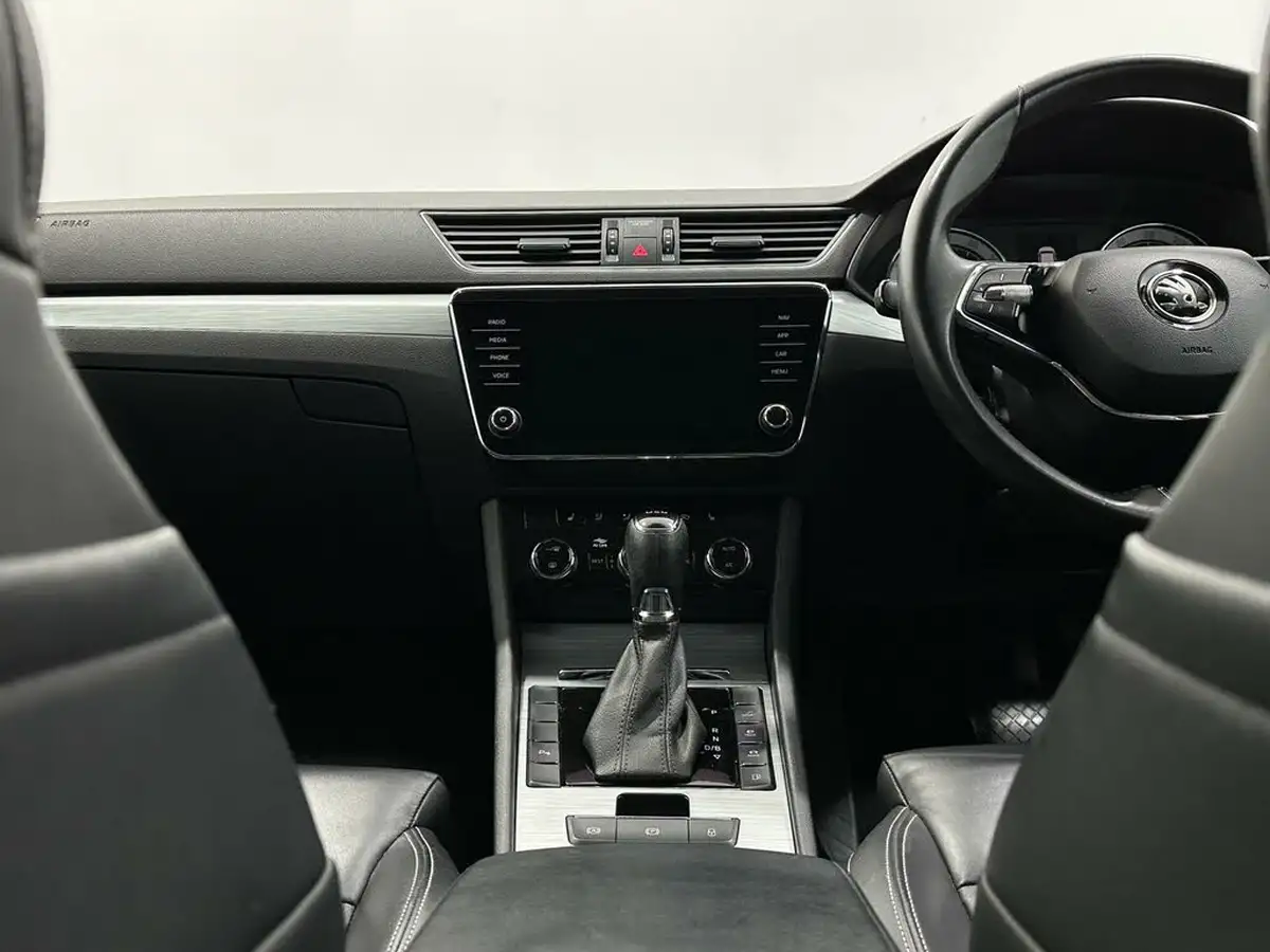 2020-skoda-superb-14-tsi-se-technology-estate-big-17