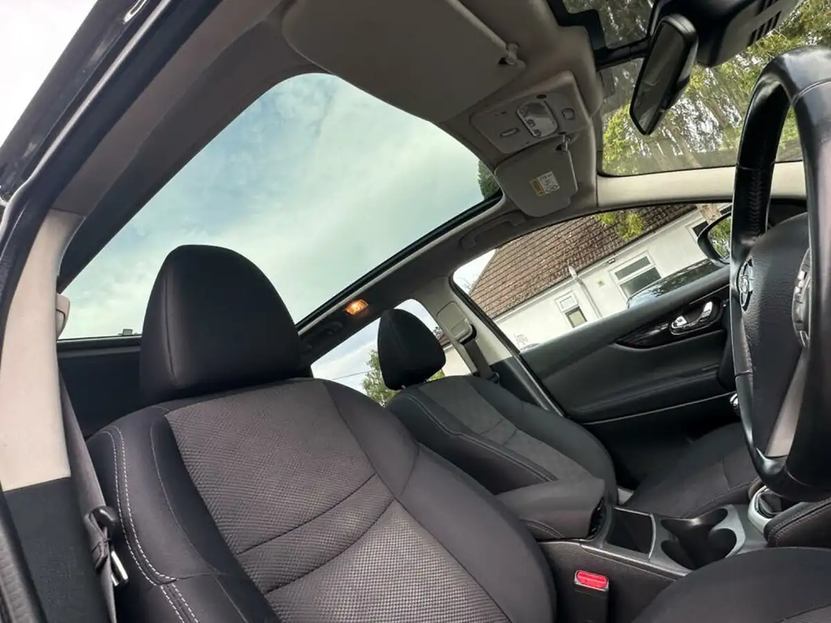 2014-nissan-qashqai-15dci-acenta-premium-big-16