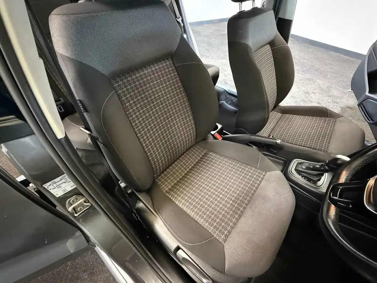 2016-volkswagen-polo-12-tsi-match-5d-dsg-big-16