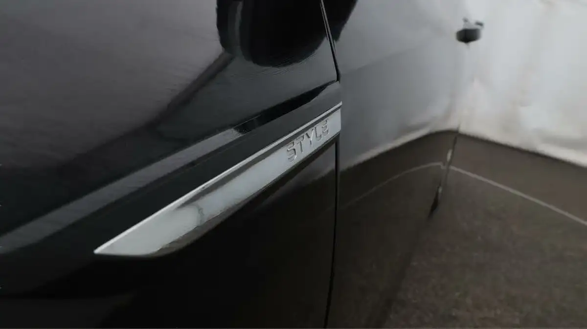 2021-volkswagen-golf-15-tsi-style-150ps-hatchback-big-20