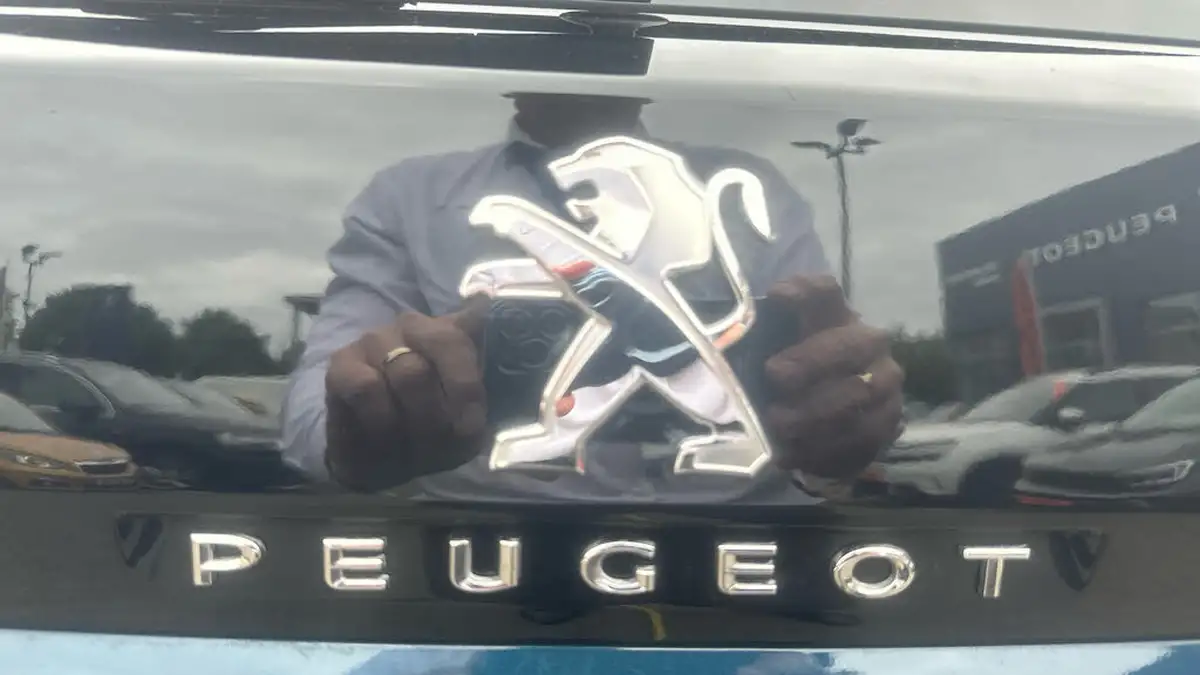 2024-peugeot-3008-suv-12-puretech-allure-130bhp-ss-eat8-big-25
