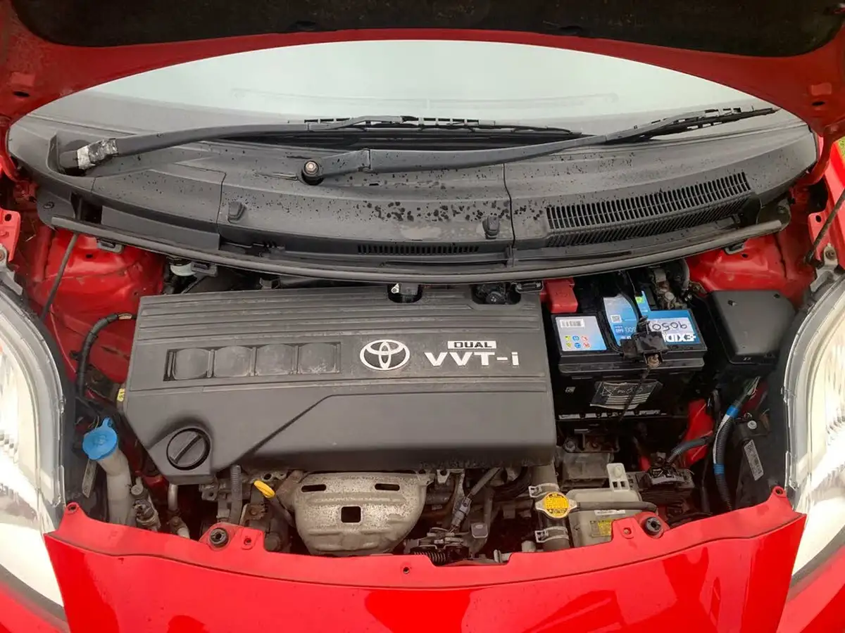 2009-toyota-yaris-133-tr-5d-big-13