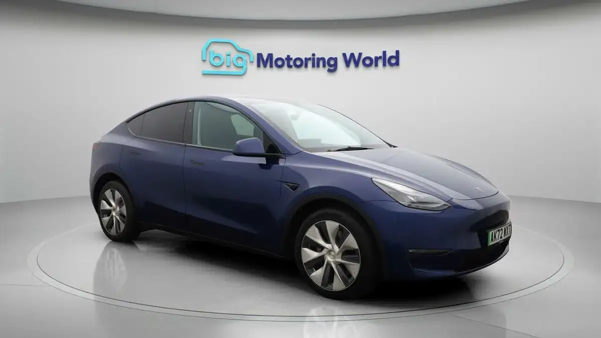2022-tesla-model-y-e-long-range-big-1