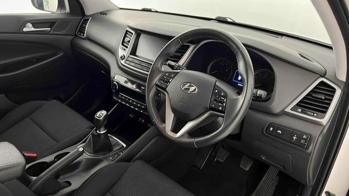 2018-hyundai-tucson-16-gdi-blue-drive-se-nav-big-14