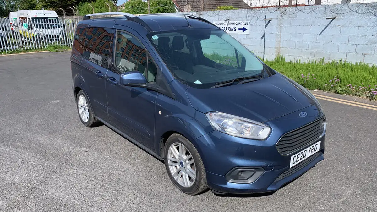 2020-ford-tourneo-courier-15tdci-titanium-big-49