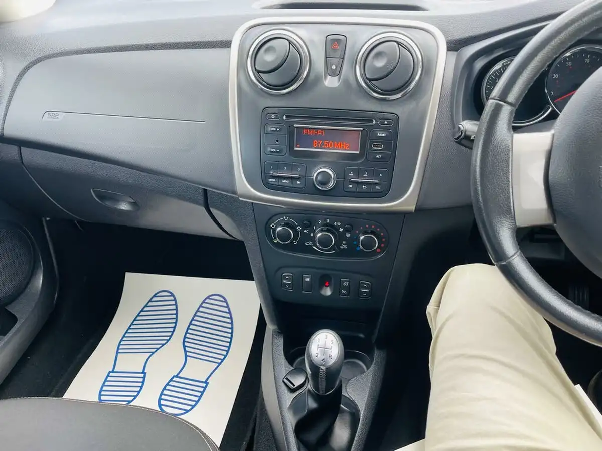 2015-dacia-logan-mcv-15dci-laureate-big-17