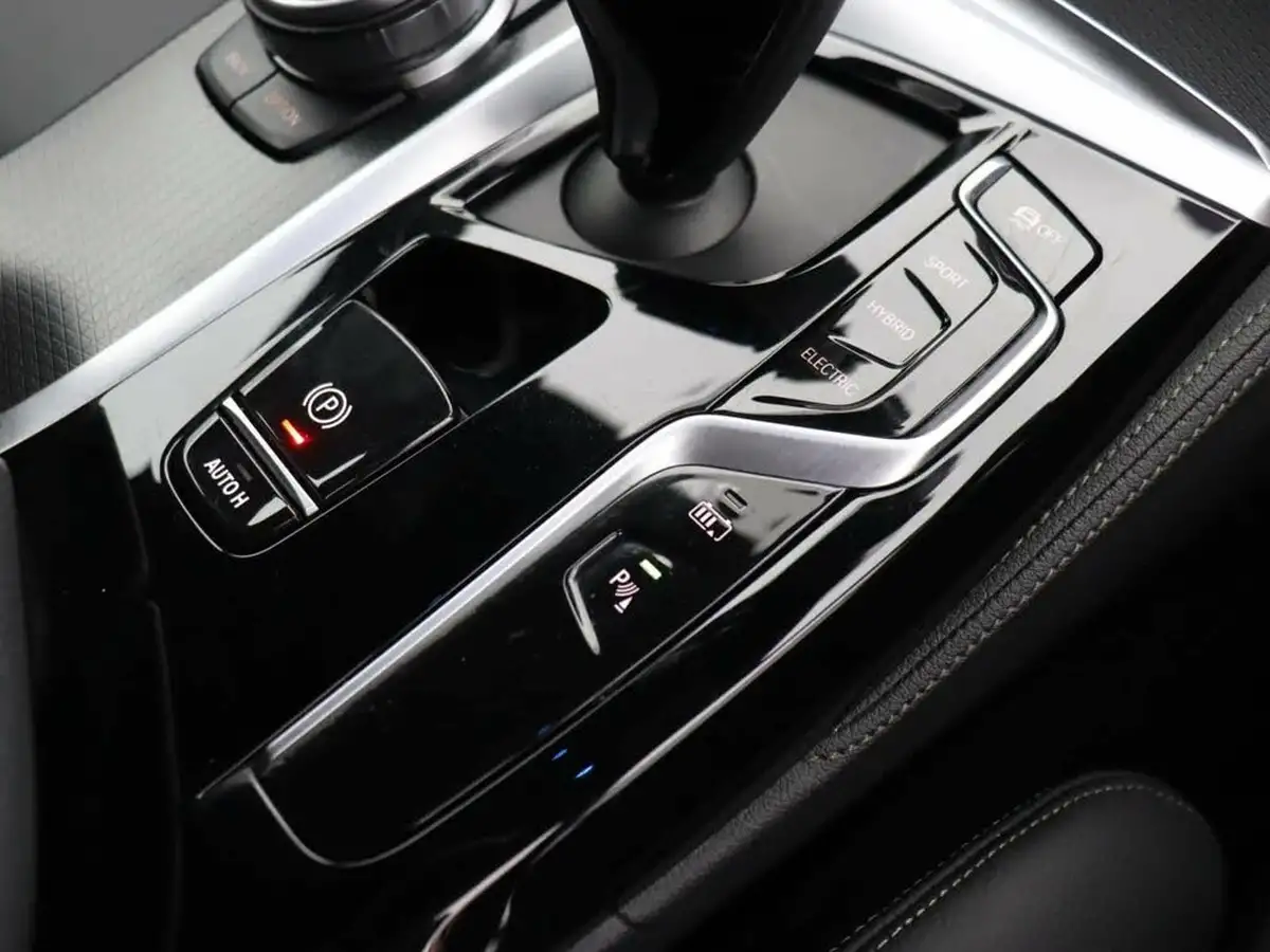 2022-bmw-5-series-20-530e-m-sport-touring-5d-big-40