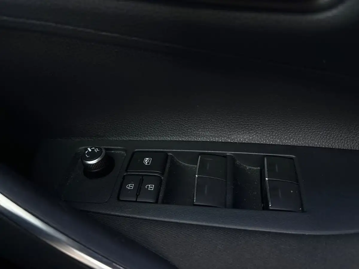 2021-toyota-corolla-18-vvt-i-icon-tech-spare-wheel-hatchback-5d-big-20