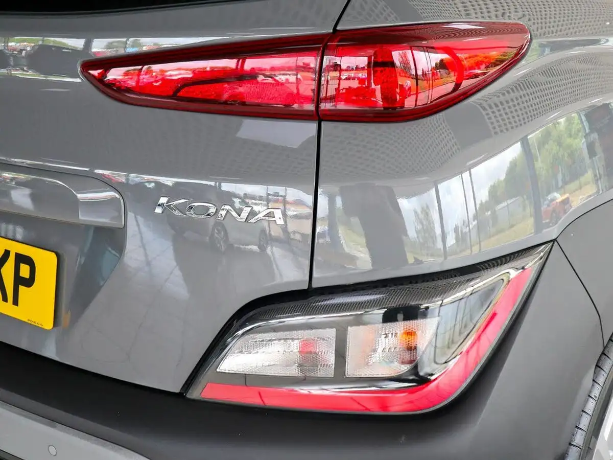 2022-hyundai-kona-10-t-gdi-se-connect-big-13