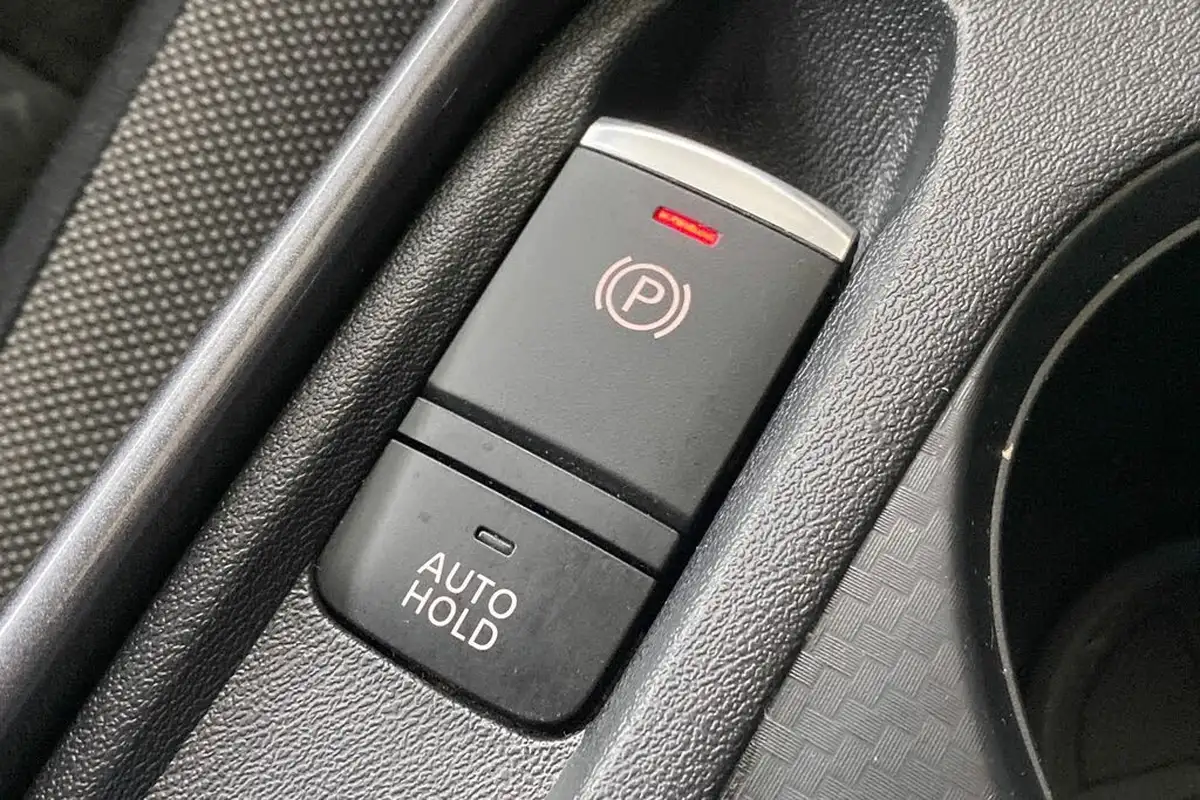 2022-nissan-juke-10-dig-t-n-connecta-dct-big-33