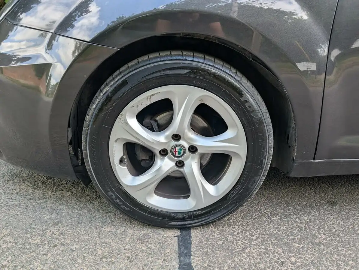 2019-alfa-romeo-mito-09-big-31