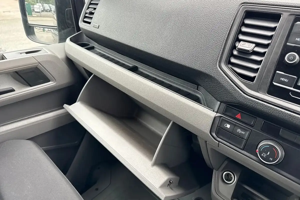 2024-volkswagen-crafter-20tdi-cr35-lwb-commerce-plus-140pseu6d-auto-big-45