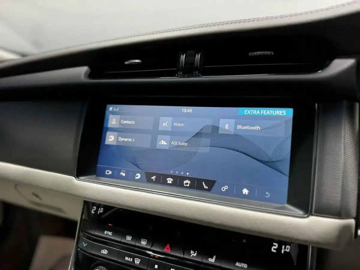 2018-jaguar-xf-20td-portfolio-240ps-awd-sportbrake-5d-1999cc-auto-big-29