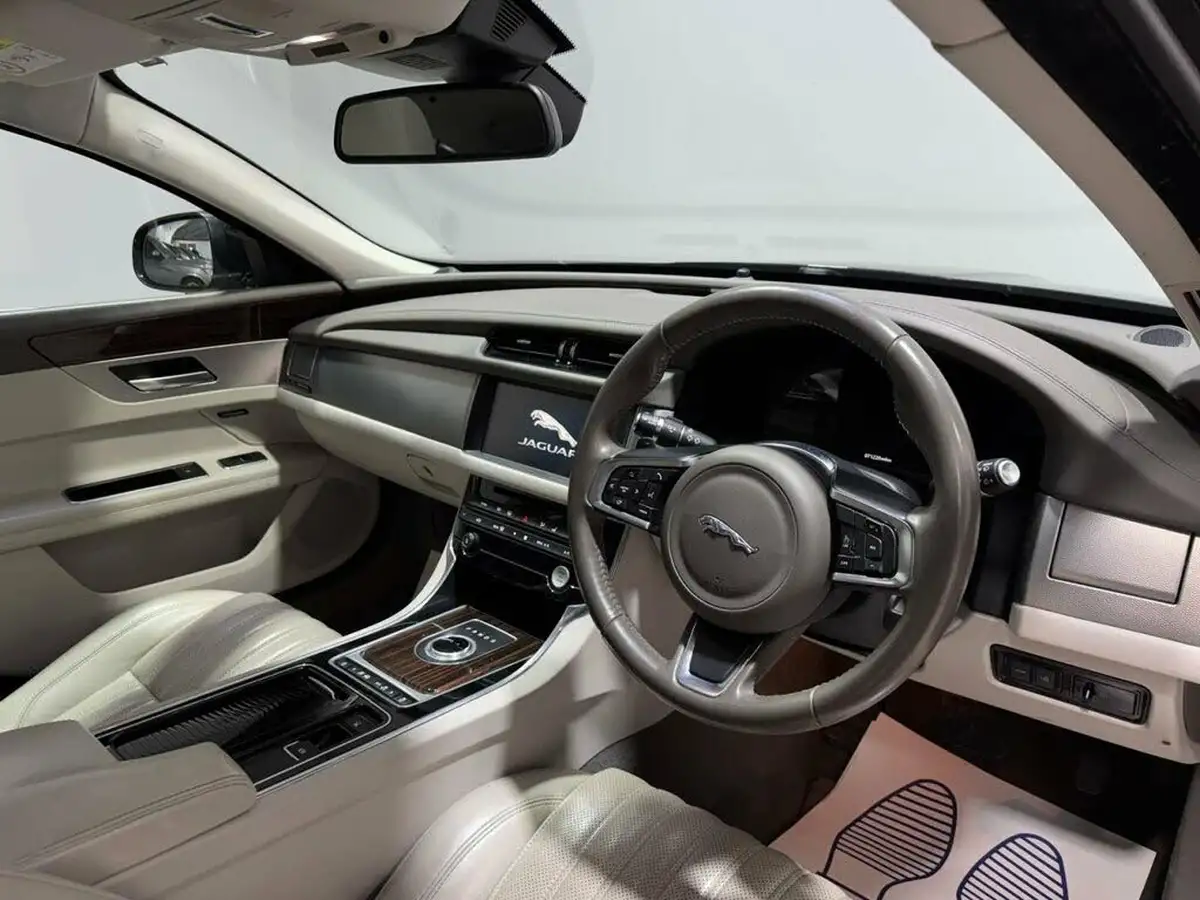 2018-jaguar-xf-20td-portfolio-240ps-awd-sportbrake-5d-1999cc-auto-big-5