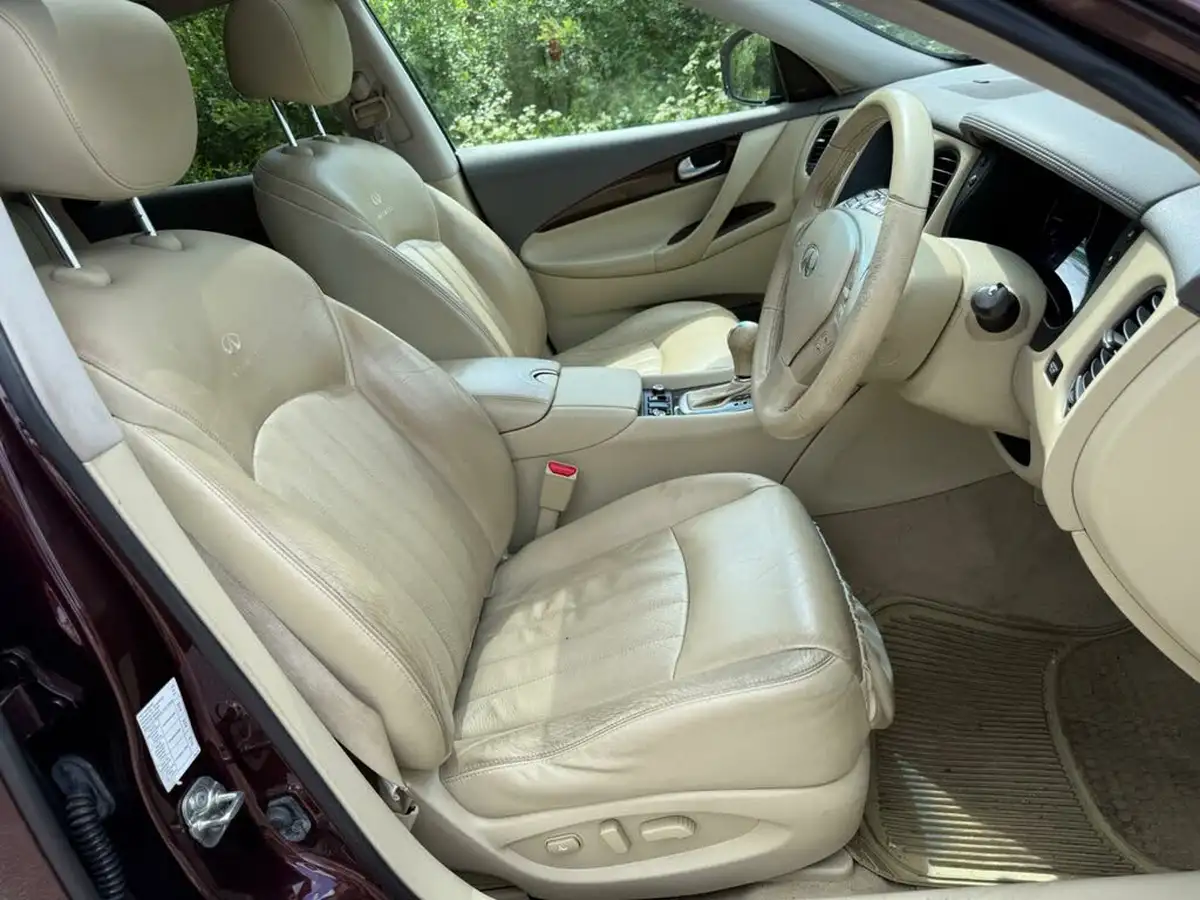 2011-infiniti-ex-30td-big-14