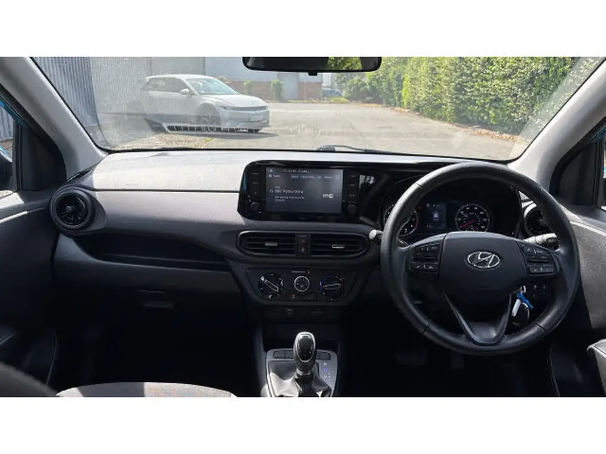 2023-hyundai-i10-12-se-connect-auto-big-9