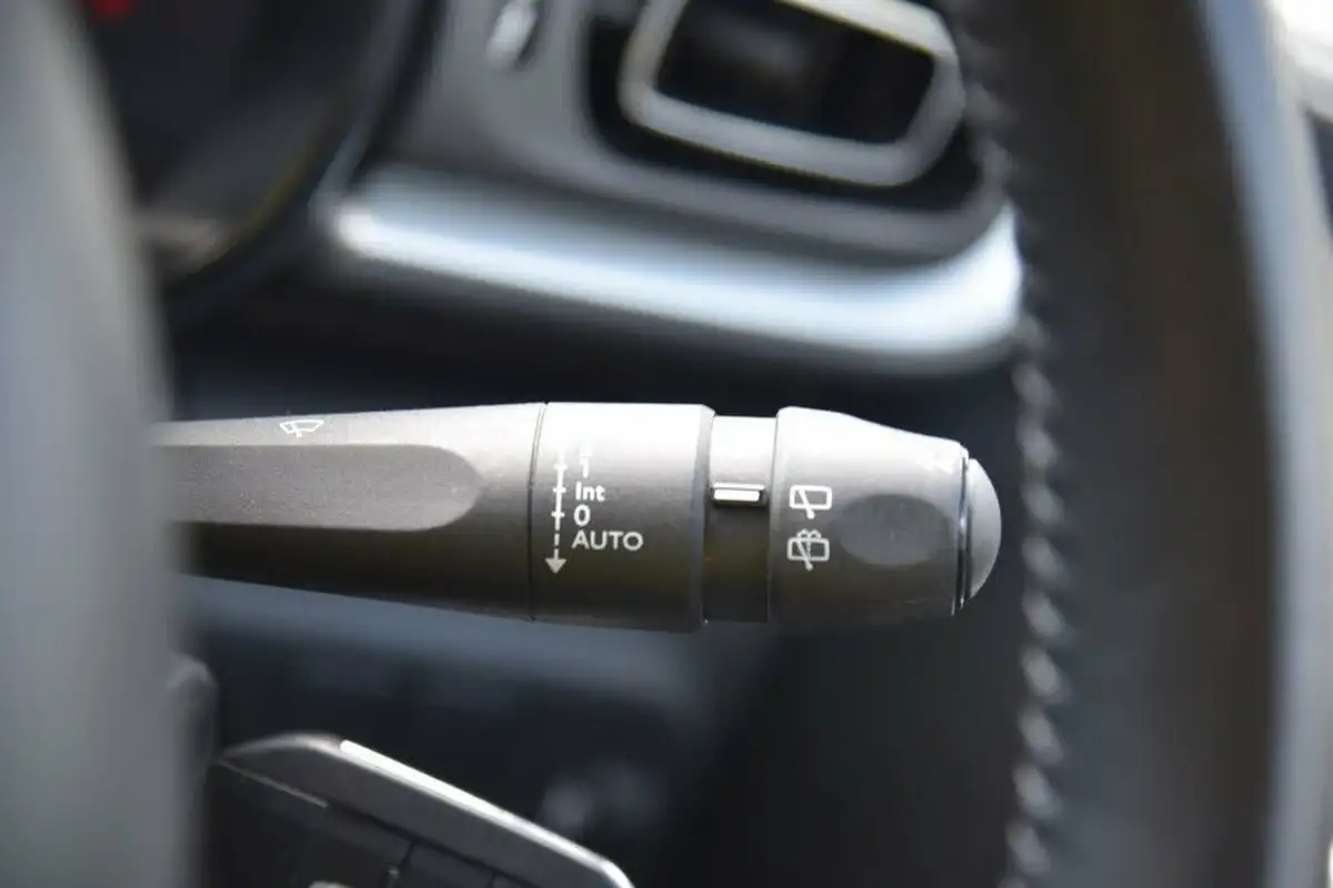 2021-citroen-c3-12-puretech-flair-83ps-big-31