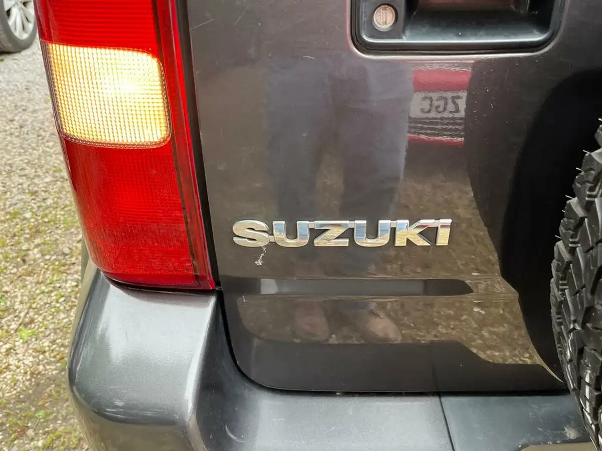 2011-suzuki-jimny-13-sz3-big-8