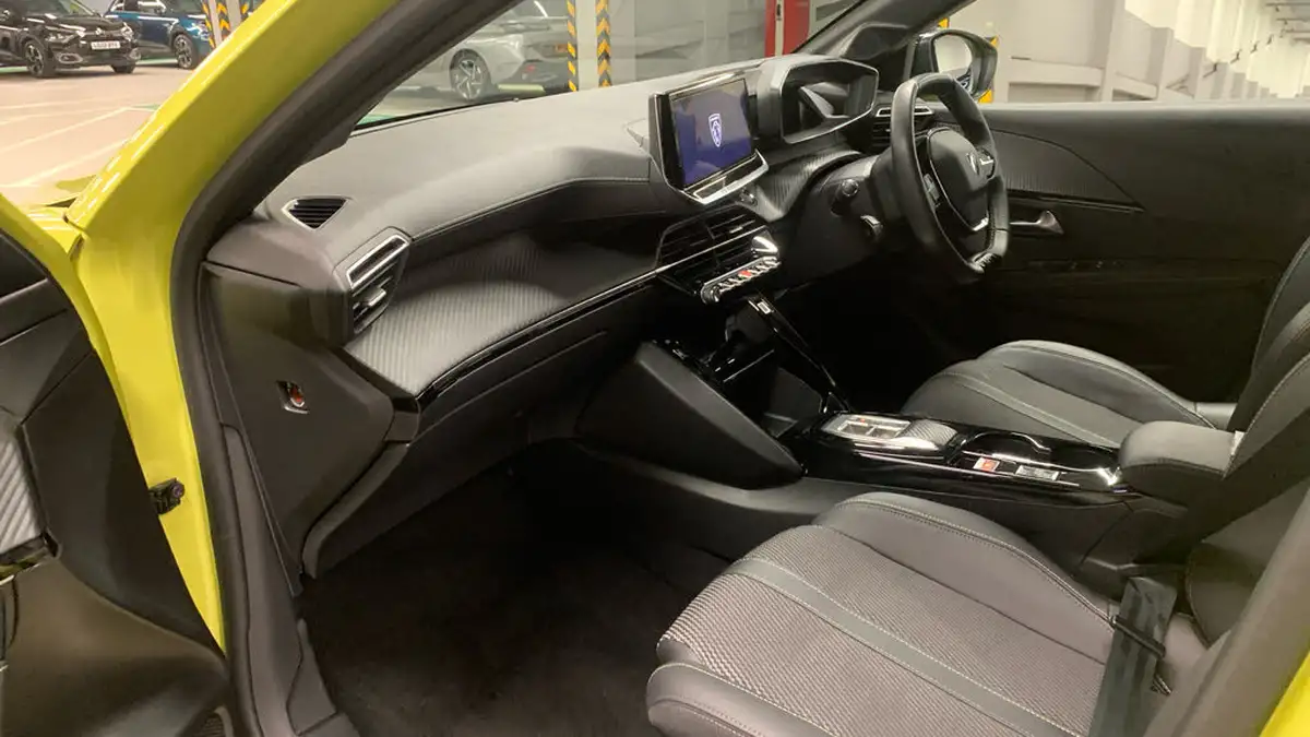 2024-peugeot-208-e-gt-156ps-51kwh-big-11