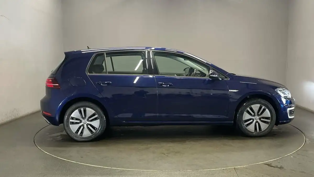 2019-volkswagen-golf-e-e-golf-big-16